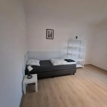 Monteur-ferien-messewohnung 6 Personen 2 Og *