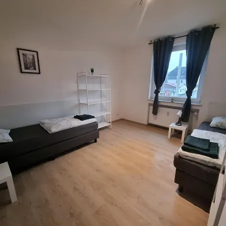 Monteur-ferien-messewohnung 6 Personen 2 Og *
