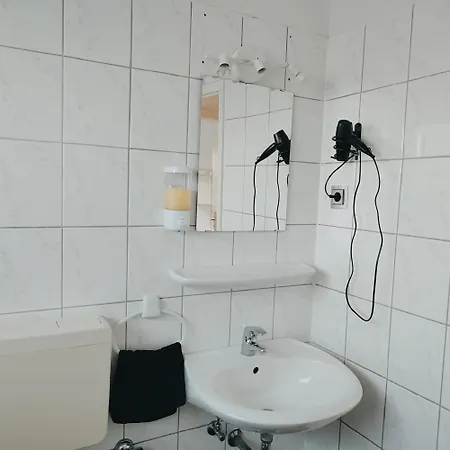 Appartamento Monteur-ferien-messewohnung 6 Personen 2 Og *